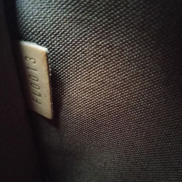 Louis Vuitton Alma PM ๐๐
- Picture 9 of 11